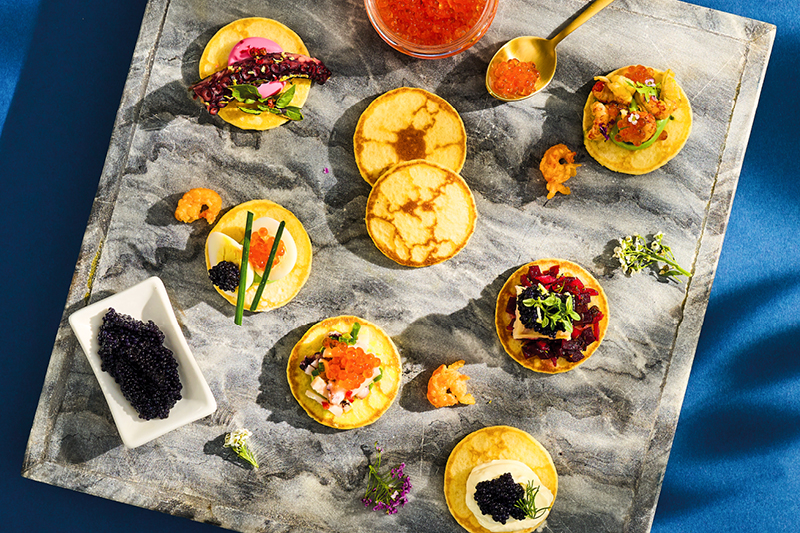 BLINY Z RAKIEM, OŚMIORNICĄ I KAWIOREM