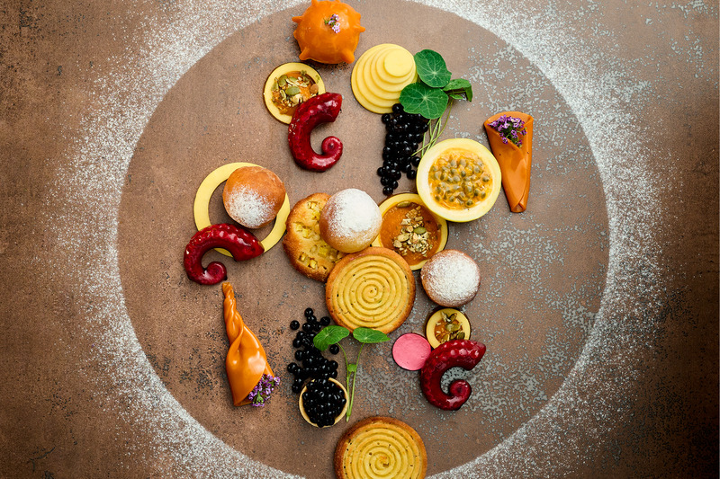 DYNIOWE SŁODKIE WARIACJE: BLONDIES I PĄCZKI Z MUSEM