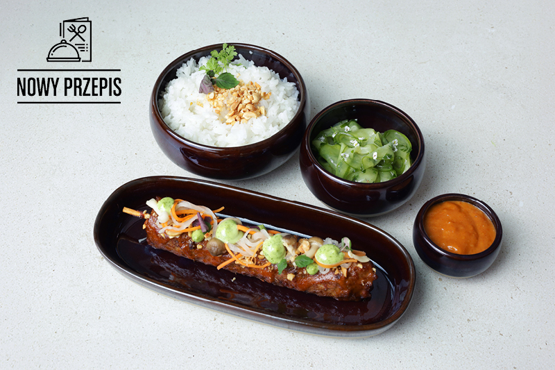 SZASZŁYKI ORIENTALNE &Agrave; LA DAGING CINCANG Z RYŻEM JAŚMINOWYM I AZJATYCKIMI PIKLAMI 