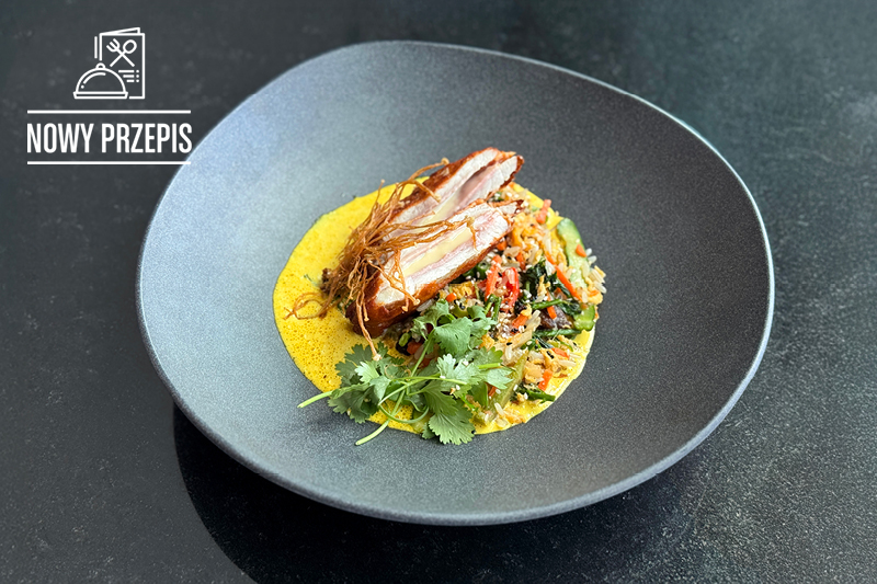 CORDON BLEU Z RYŻEM, WARZYWAMI STIR-FRY  I AROMATYCZNYM SOSEM CURRY