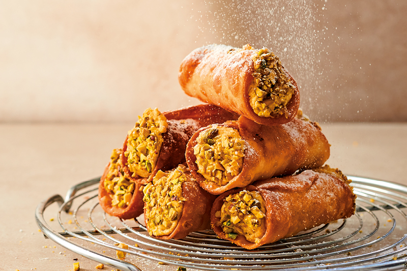 CANNOLI Z KREMEM Z RICOTTY I PISTACJAMI