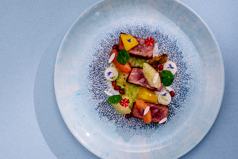 TUŃCZYK Z CYTRUSAMI W ZALEWIE PIKLOWEJ Z IMBIREM I CHILI