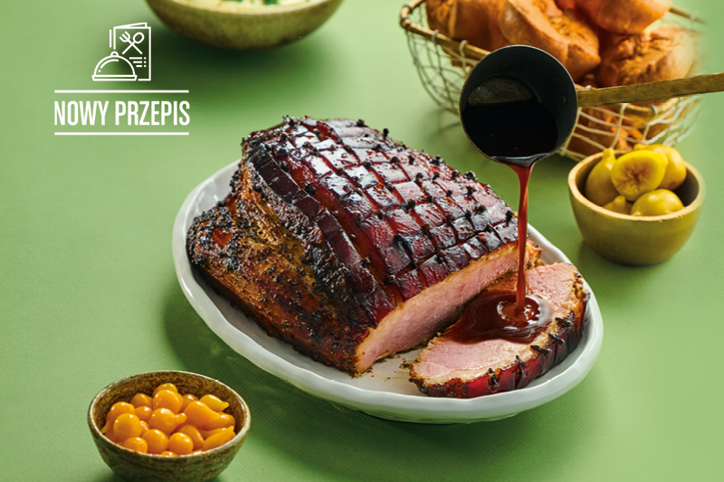 SZYNKA Z YORKSHIRE PUDDING, PIECZONYMI RENETAMI I PUR&Eacute;E Z DODATKIEM BIAŁYCH TRUFLI