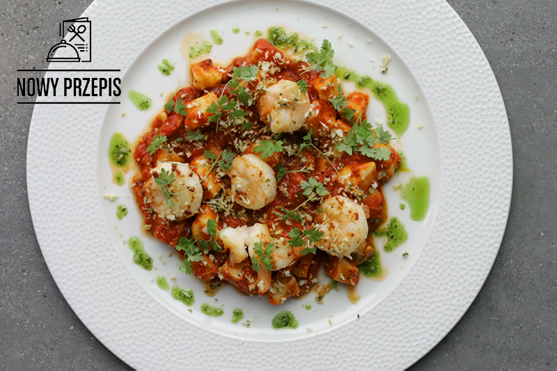 GNOCCHI Z KREWETKAMI I GUANCIALE, W SOSIE POMIDOROWYM Z 'NDUJĄ
